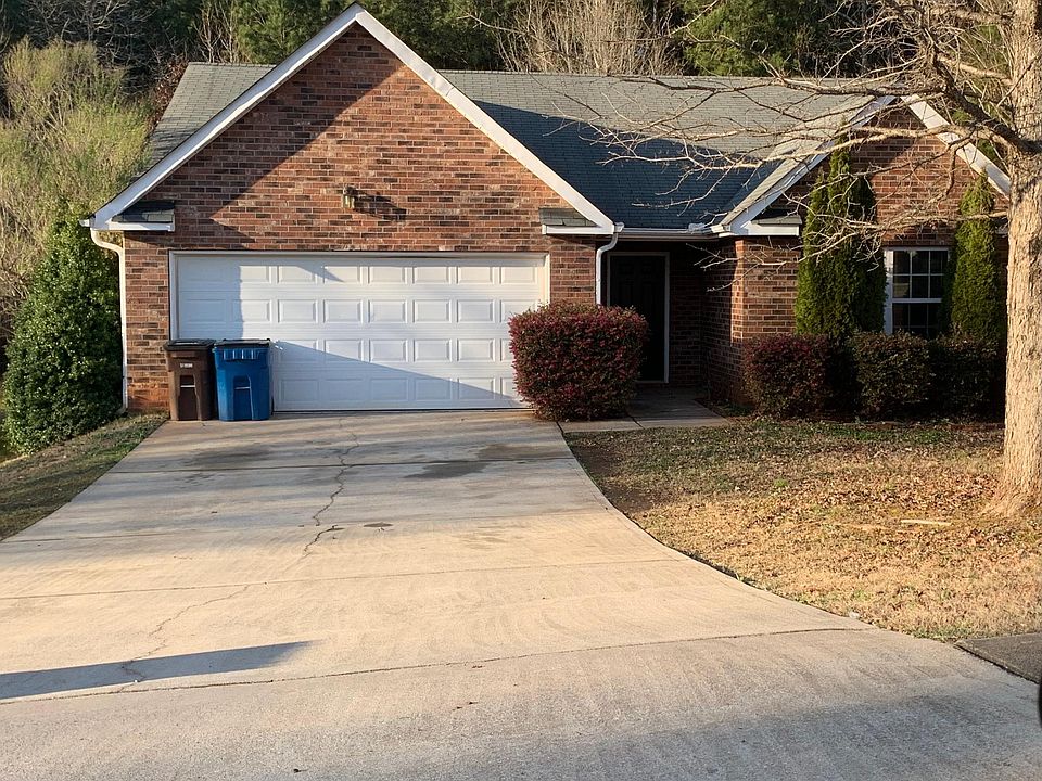 1st image of 131 Sanders Walk