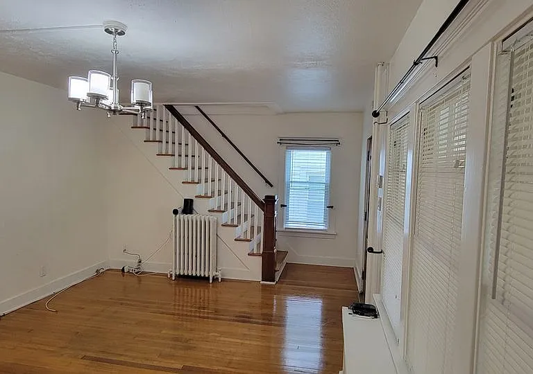 19 Lark St — Photo 4