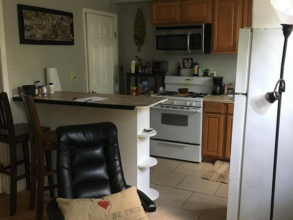 2nd image of 4278 Oxford Ave