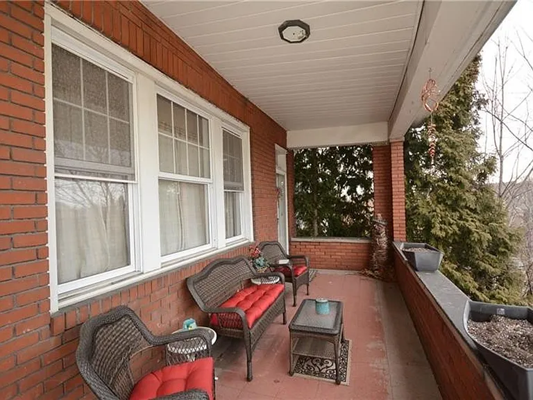 2112 Saranac Ave — Photo 20