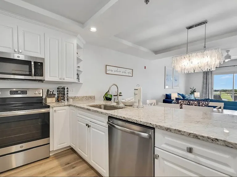 815 Plantation Rd #303 — Photo 12