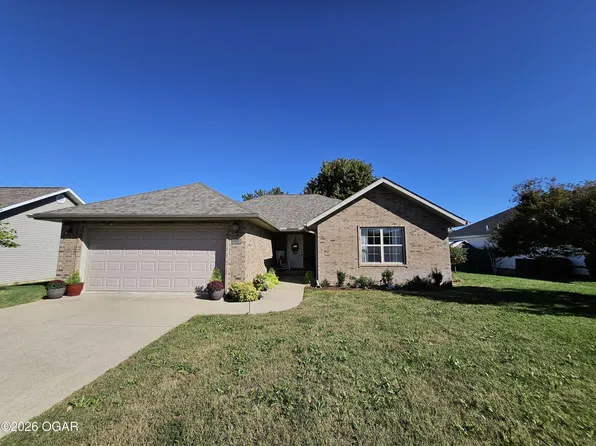 206 Prairie Ln, Monett, MO 65708