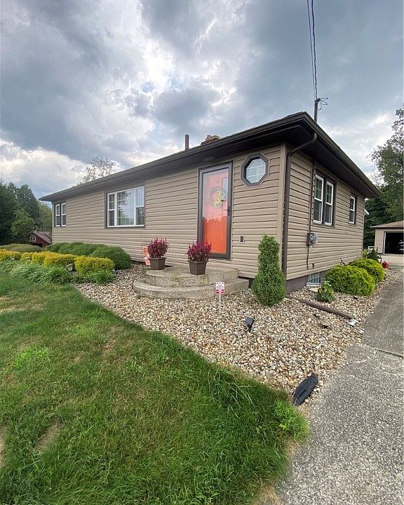 1st image of 862 Northeast Ave