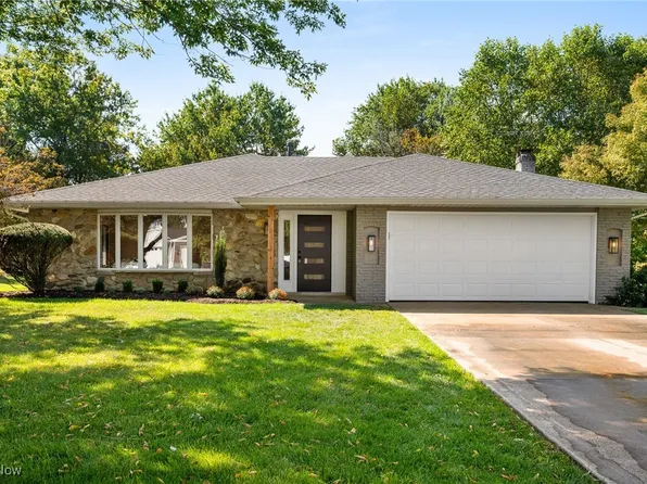 24667 Meadow Ln, Westlake, OH 44145