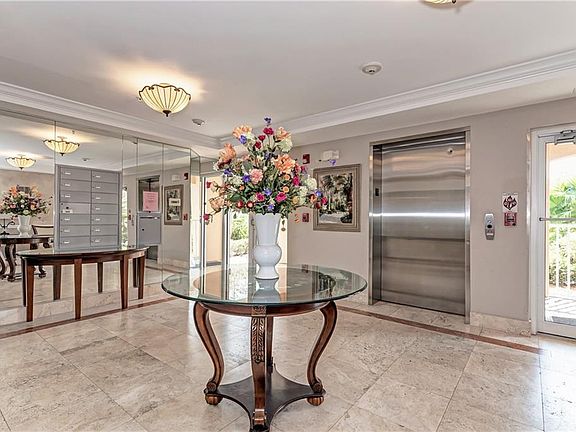 3rd image of 5248 Manorwood Dr