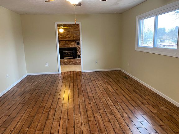 2nd image of 204 Knob View Dr