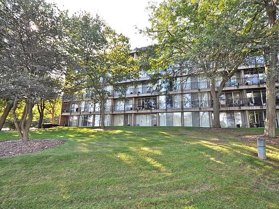 2nd image of 5810 Oakwood Dr Unit 1C