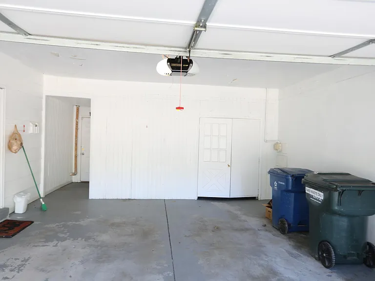 519 Ranch Dr — Photo 6