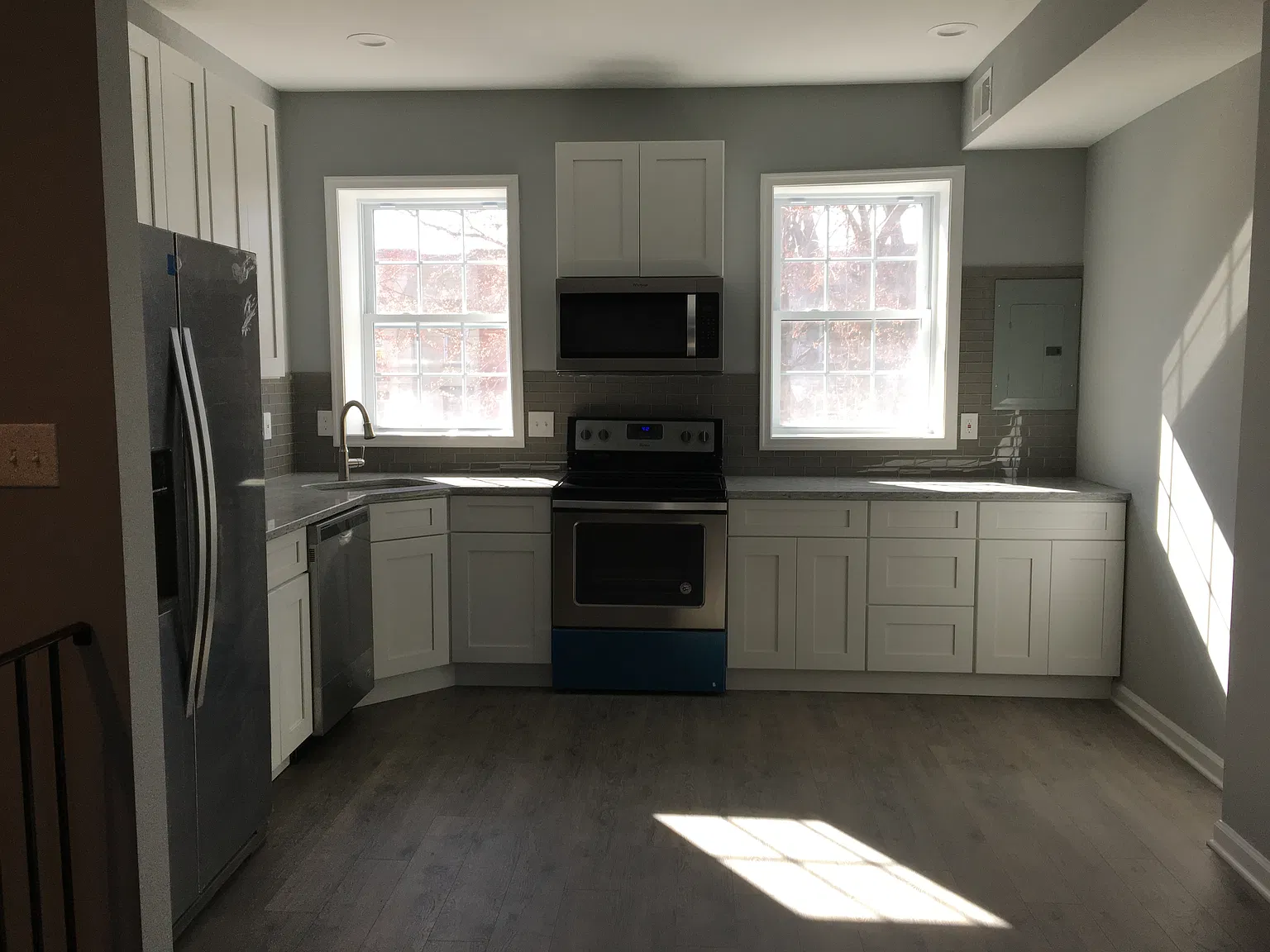 2 bed, 1200 sqft, $3,300 — Photo 4