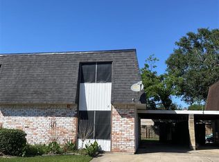 18 Audubon Pl, Port Neches, TX 77651