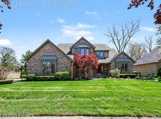50492 Heatherwood Ln, Shelby Township, MI 48317
