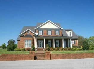147 Kings Pointe Ln, McMinnville, TN 37110