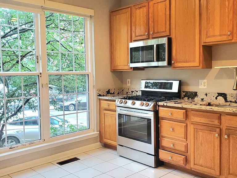 6030 Lincolnia Rd — Photo 3