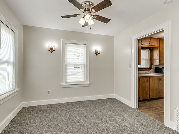 5th image of 471 Elm Ave #1/2