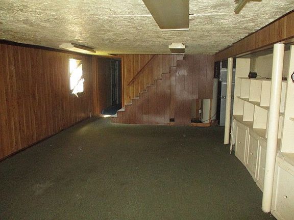 5th image of 212 Willoughby Pl