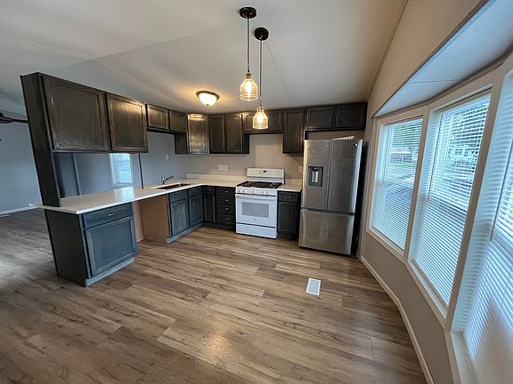 3rd image of 2408 25th St Lot 60