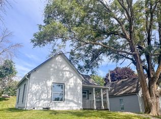 606 N 3rd St, Guthrie Center, IA 50115