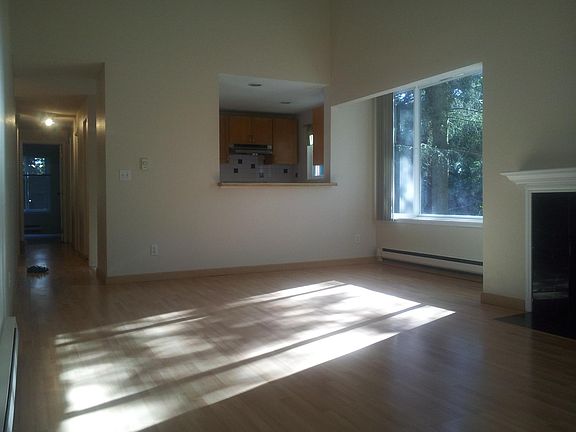 3rd image of 14430 NE 30th Pl