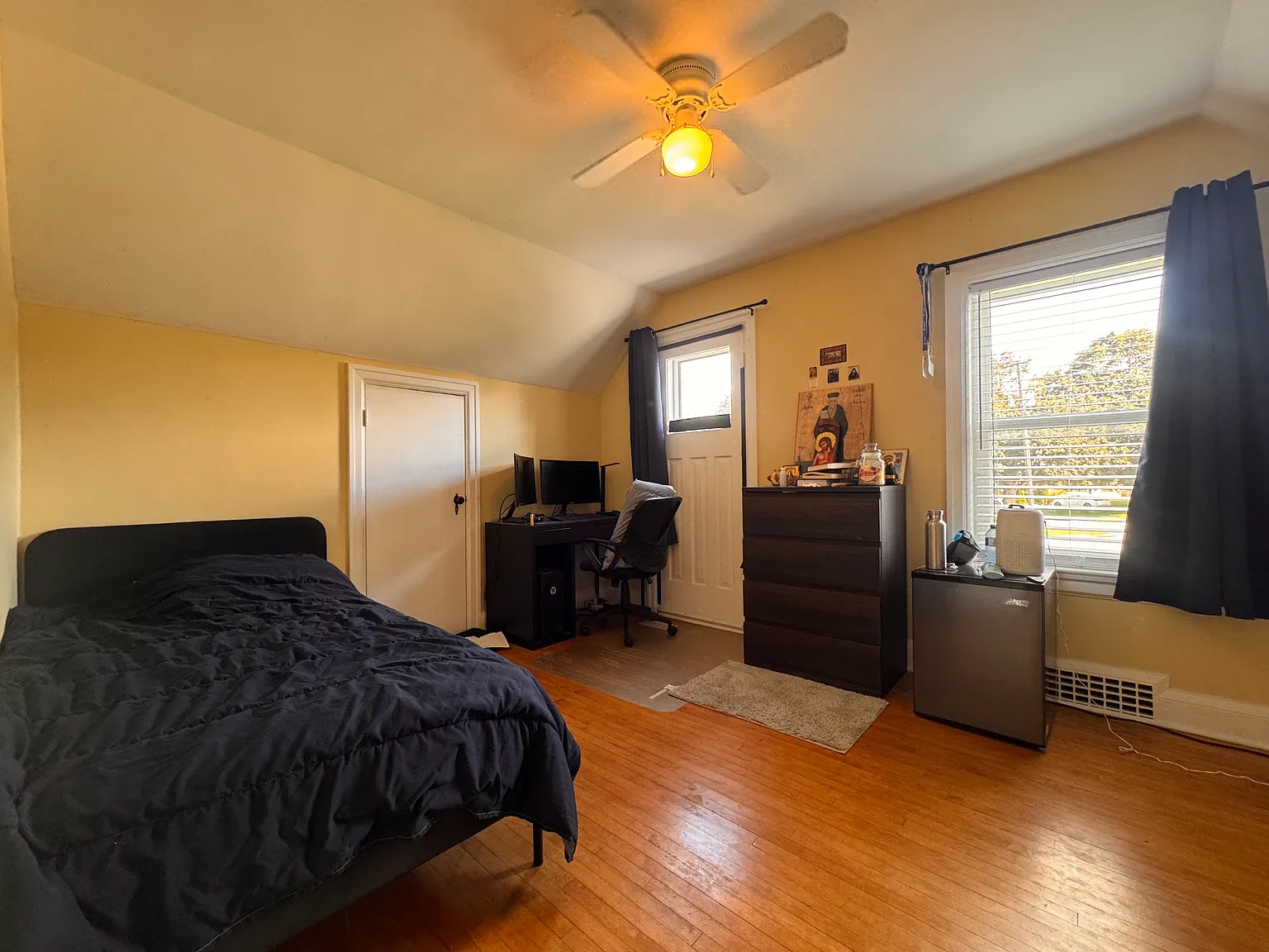 225 Bridgeport Road East Waterloo — Photo 2