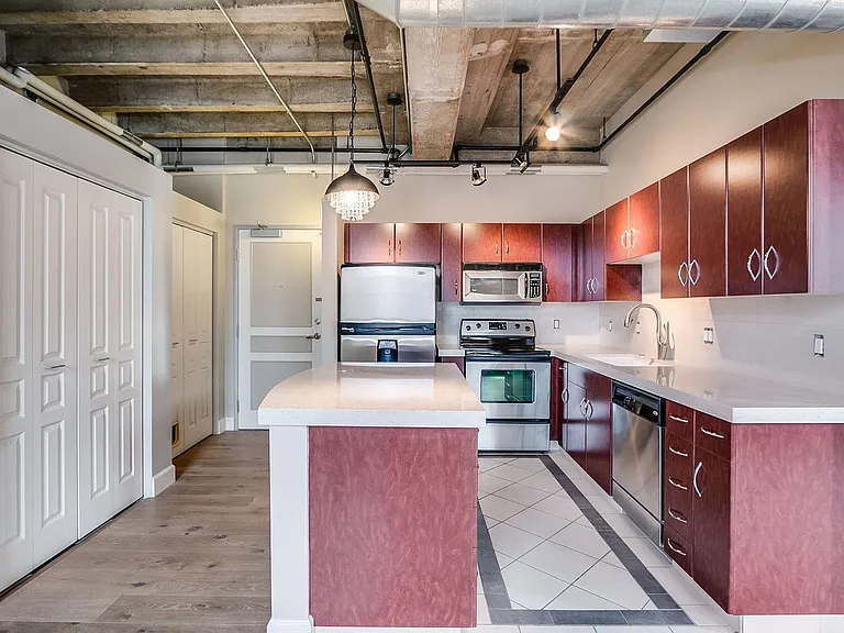 114 W Adams St #610 — Photo 4