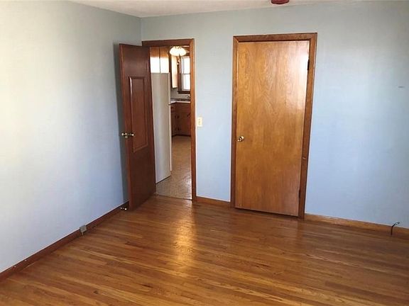 4th image of 30 Wakefield St