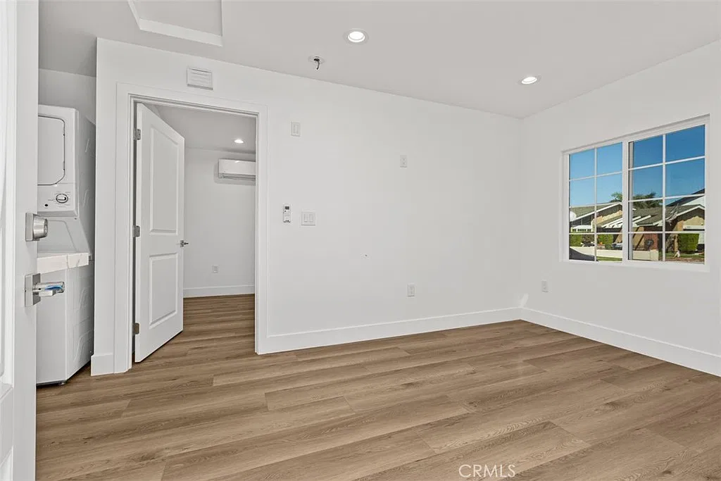 1 bed, 460 sqft, $2,200 — Photo 2