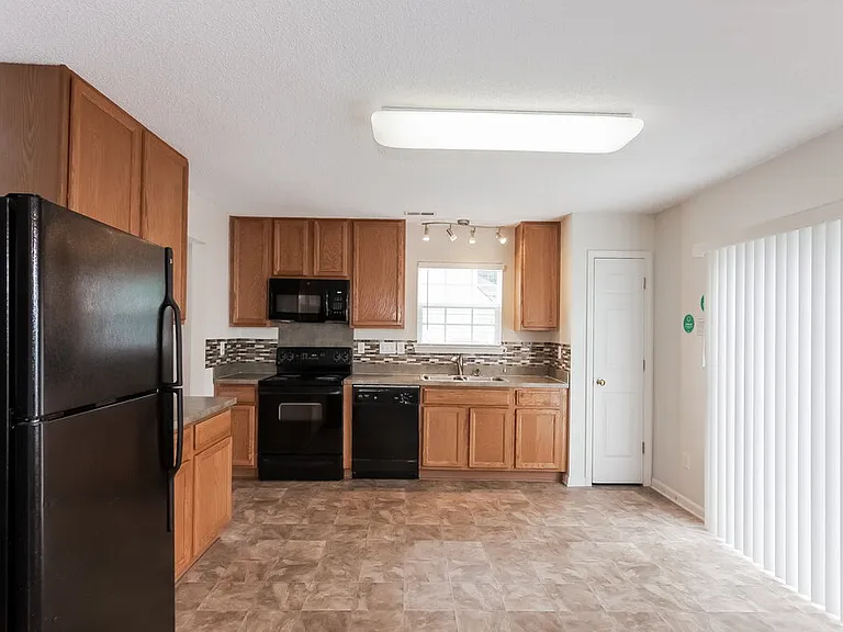 7945 Bristle Ln — Photo 7