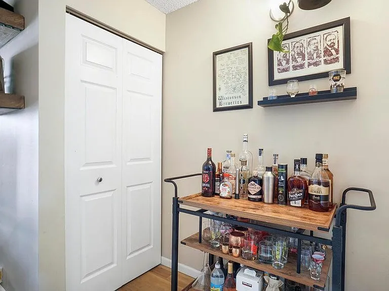 270 E Highland Ave — Photo 3