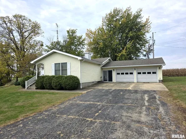 327 Elm St, Adair, IL 61411