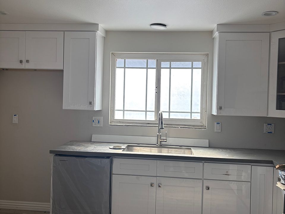 1st image of 15551 Aster St