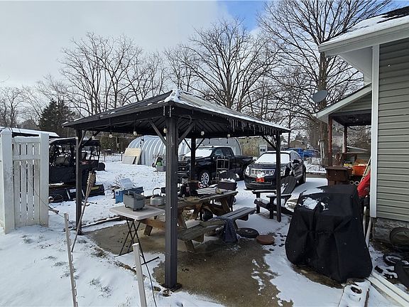 3rd image of 8176 Windham St