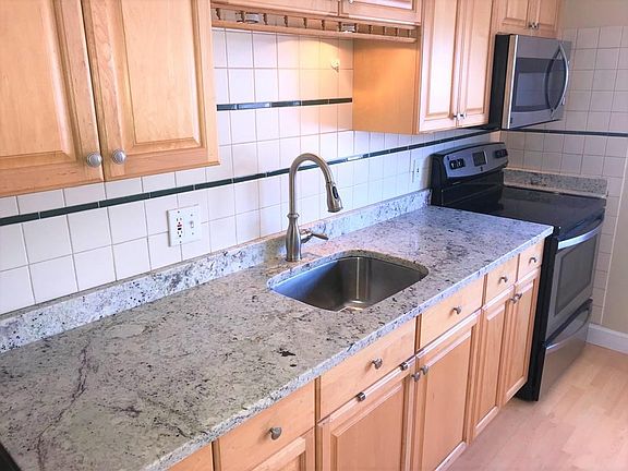 4th image of 11 Pine St APT 5