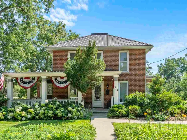514 1st St SE, Mount Vernon, IA 52314