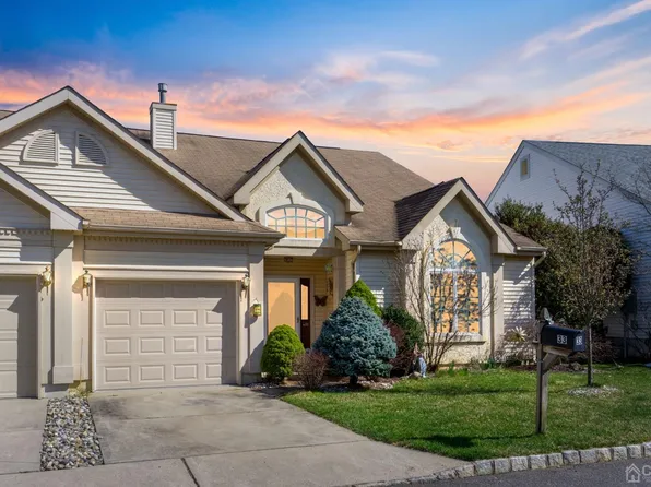 33 Ardsleigh Pl, Monroe Township, NJ 08831