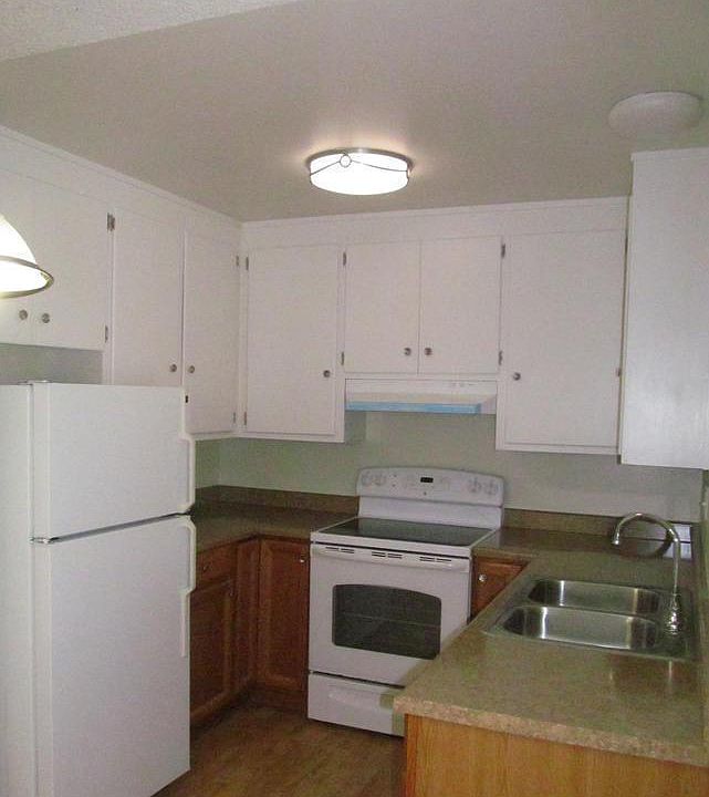 2nd image of 2627 El Parque Cir APT D