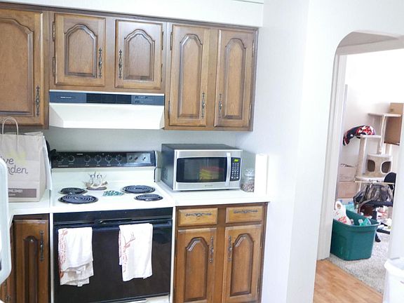 3rd image of 2408 E T Ave