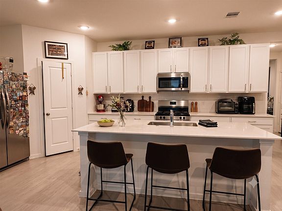 5th image of 2605 Lago Costa Dr