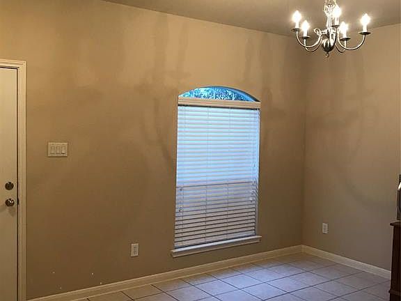 4th image of 6007 Starbrook Creek Dr
