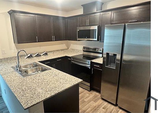 5th image of 2958 Champagne Gold Ave