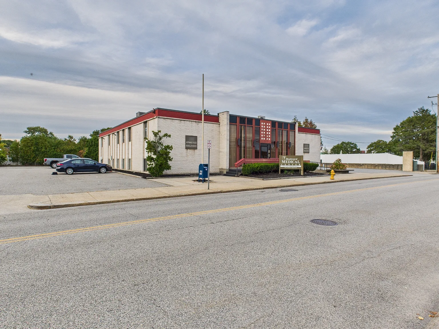 174 Armistice Boulevard - 1 — Photo 1