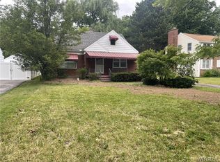 77 Jasper Dr, Amherst, NY 14226