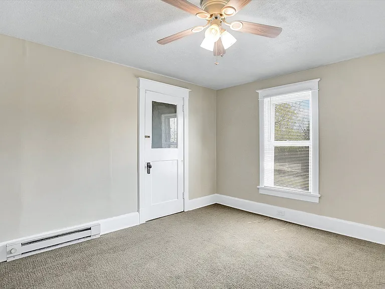 319 N 2nd St #1 — Photo 17