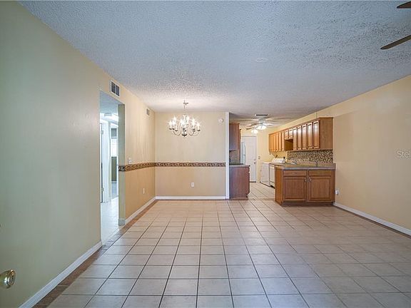 5th image of 819 E Rosewood Ln
