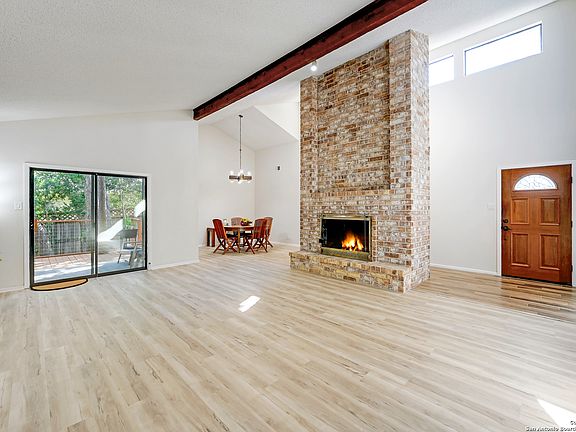5th image of 15335 Henderson Pass