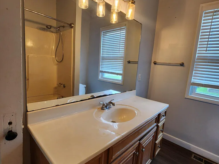 516 Forest Ave — Photo 3
