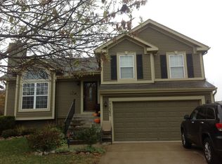 17562 W 111th Ct, Olathe, KS 66061