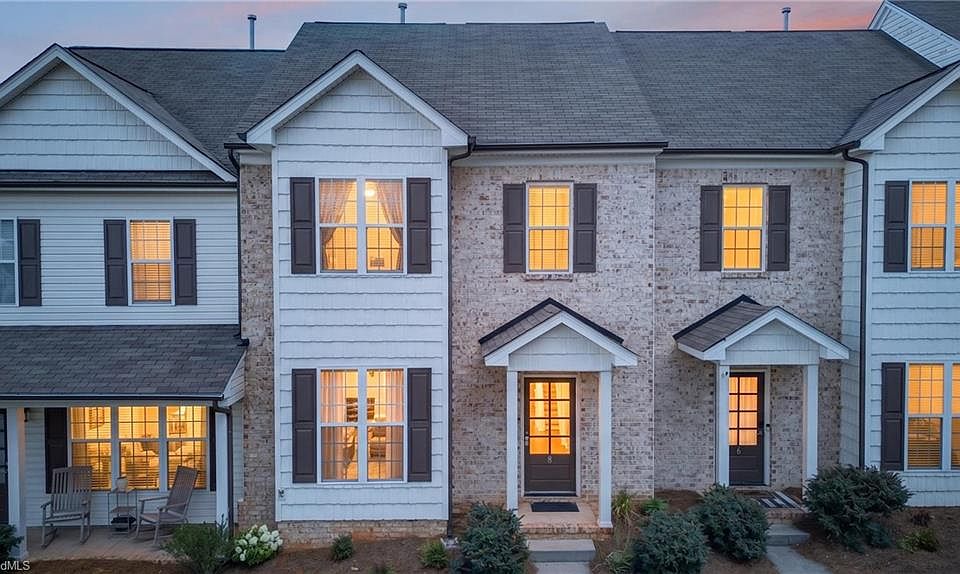 1st image of 8 Nandina Dr