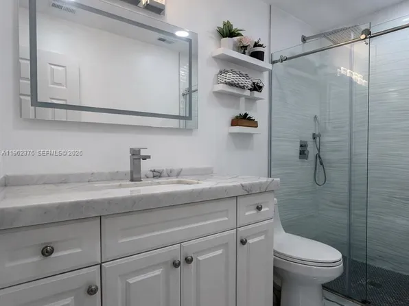 6012 NW 172nd Terrace Cir, Hialeah, FL 33015