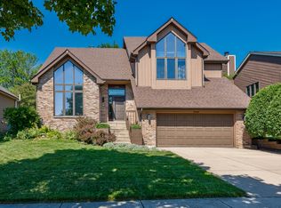 1420 S County Farm Rd, Wheaton, IL 60189