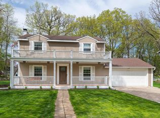 515 Shadyway Rd, Wayzata, MN 55391